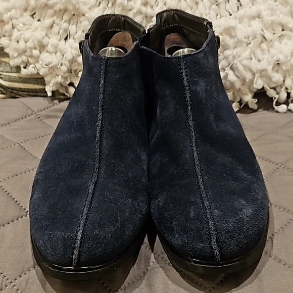 Aerosoles Booties - Picture 2 of 15